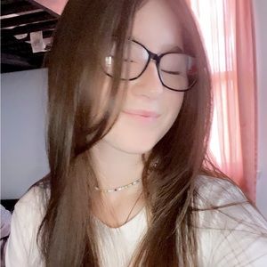 Meet your Posher, Abigail